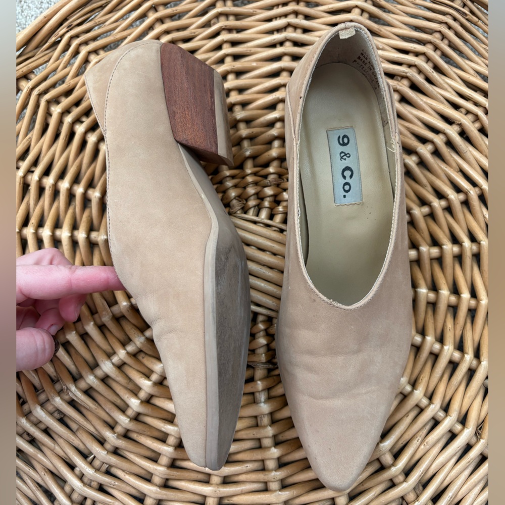 9 & Co. Vintage Light Tan Leather Pointed Loafers Wooden Heel Size 7 - Picture 3 of 8